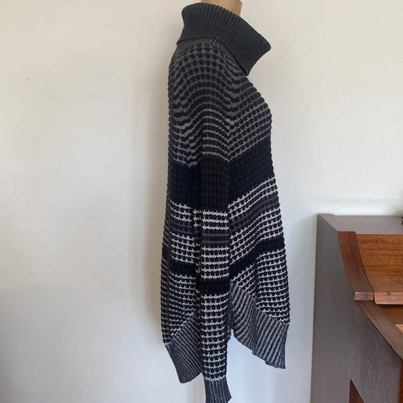 Krimson Klover sweater sz M black and grey stripe merino blend turtleneck EUC - Picture 4 of 6